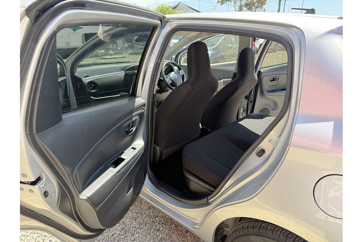 2018 Toyota VITZ F (HYBRID) NHP130