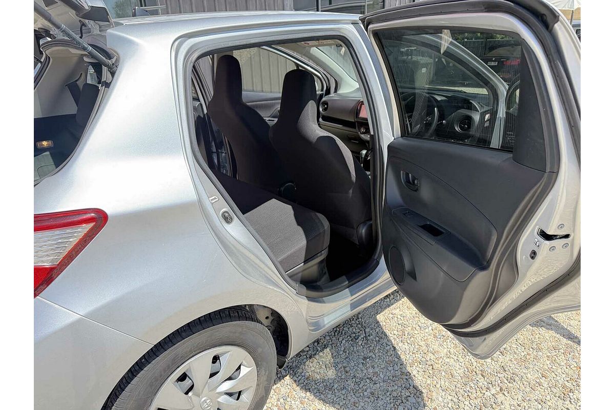 2018 Toyota VITZ F (HYBRID) NHP130