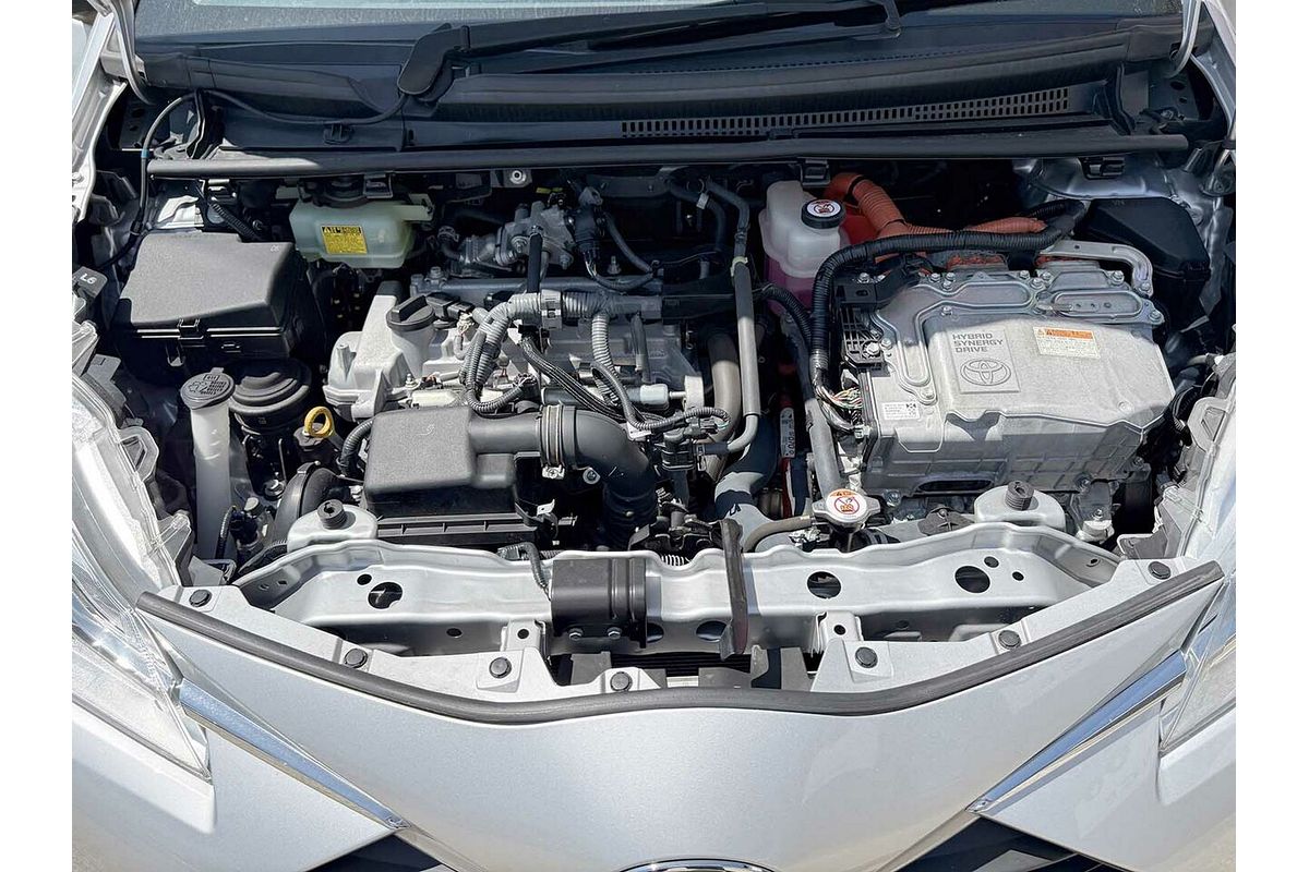 2018 Toyota VITZ F (HYBRID) NHP130