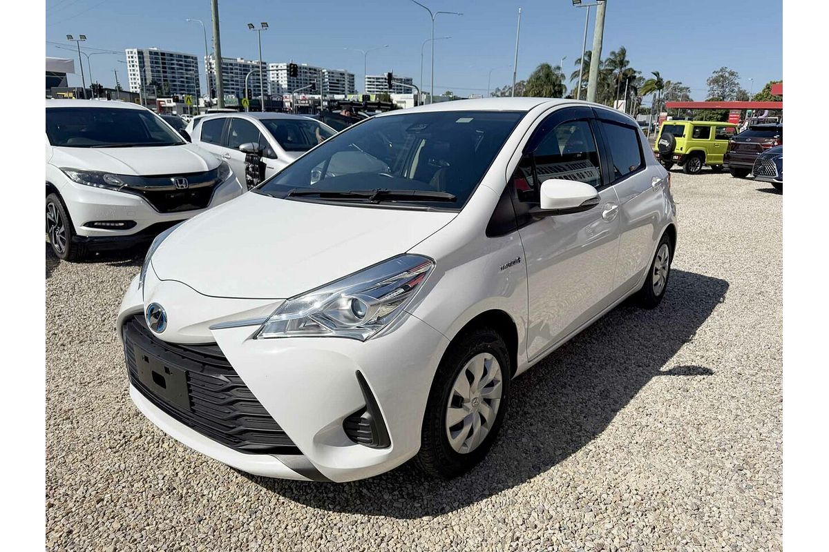 2019 Toyota VITZ F (HYBRID) NHP130