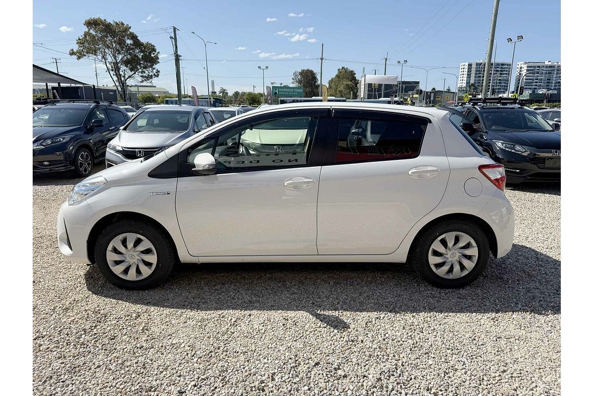 2019 Toyota VITZ F (HYBRID) NHP130