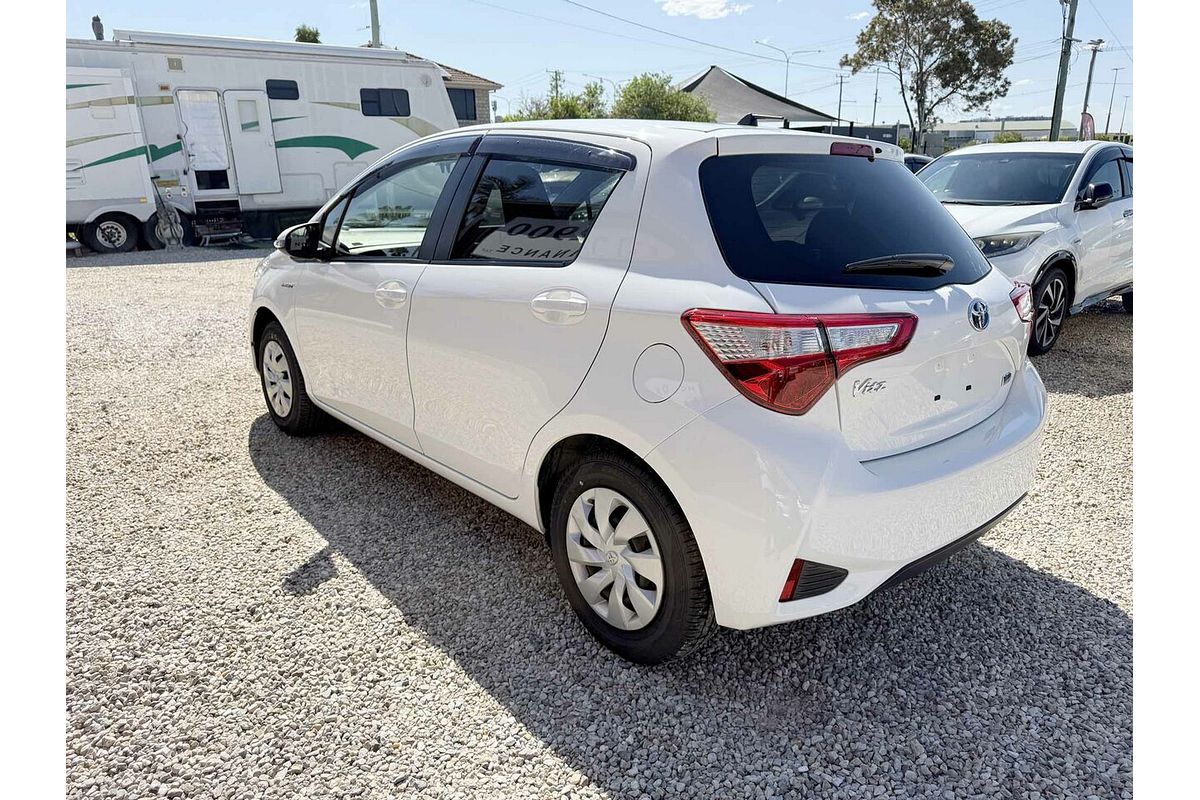 2019 Toyota VITZ F (HYBRID) NHP130