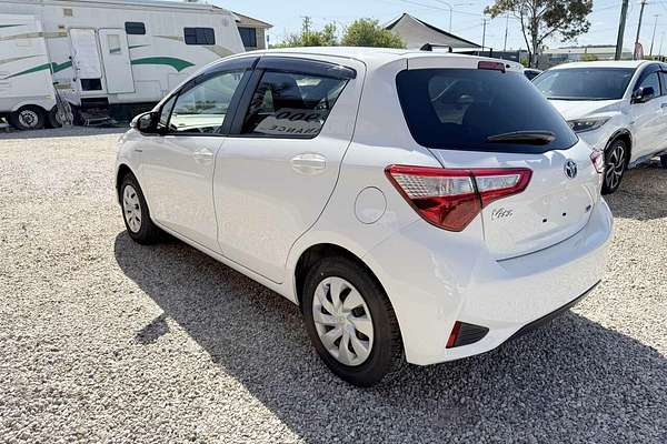 2019 Toyota VITZ F (HYBRID) NHP130
