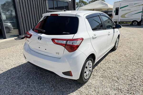 2019 Toyota VITZ F (HYBRID) NHP130