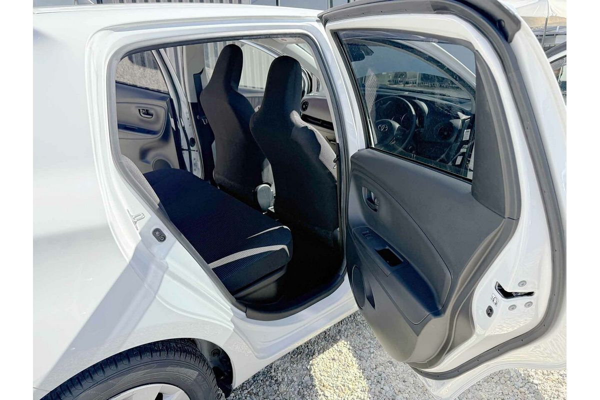 2019 Toyota VITZ F (HYBRID) NHP130