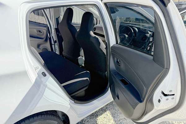 2019 Toyota VITZ F (HYBRID) NHP130