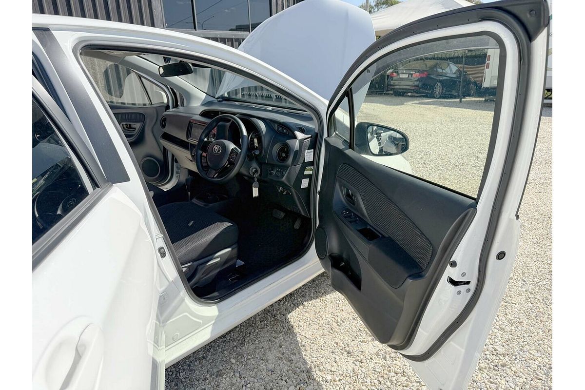 2019 Toyota VITZ F (HYBRID) NHP130