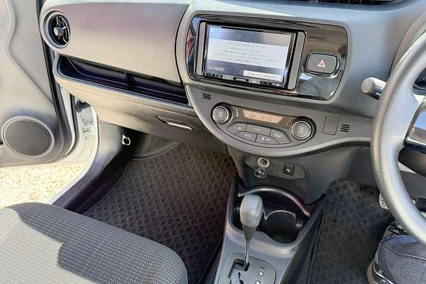 2019 Toyota VITZ F (HYBRID) NHP130