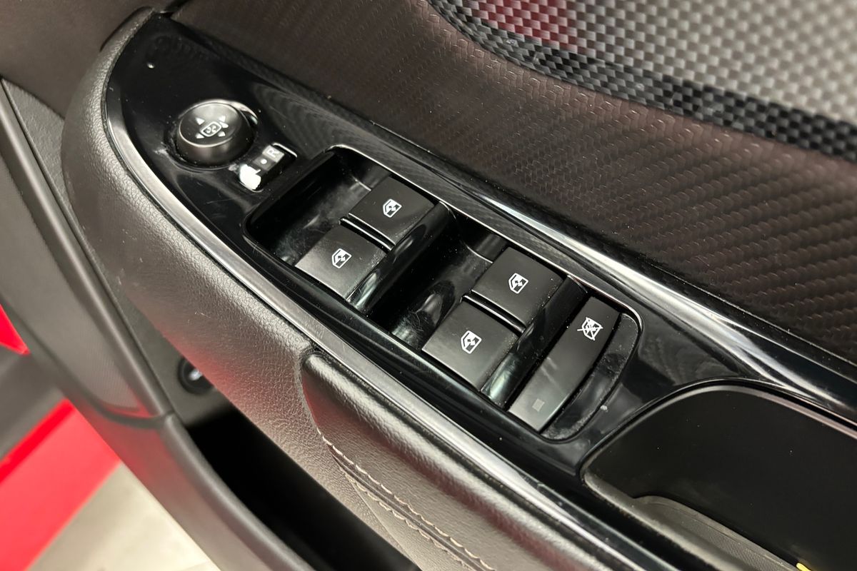 2016 HOLDEN COMMODORE SS 6 SP AUTOMATIC 4D SEDAN V8