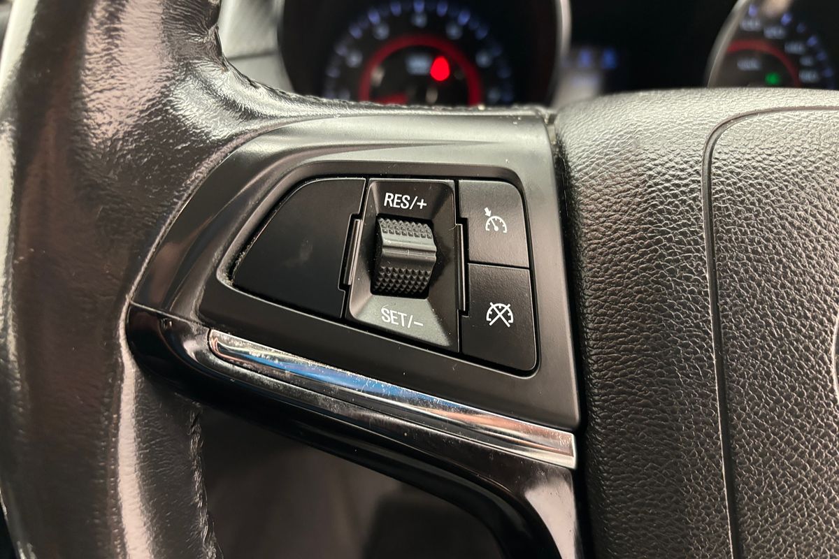 2016 HOLDEN COMMODORE SS 6 SP AUTOMATIC 4D SEDAN V8