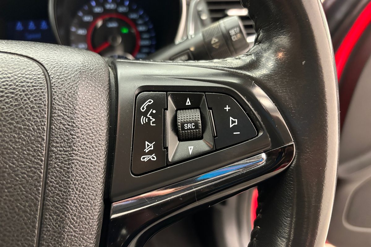 2016 HOLDEN COMMODORE SS 6 SP AUTOMATIC 4D SEDAN V8