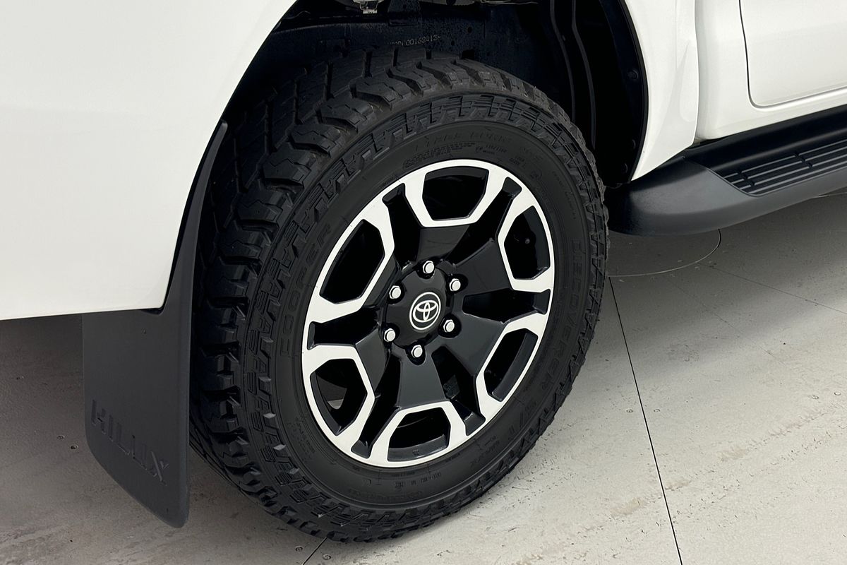 Hilux 4x4 SR5 2.8L T Diesel Automatic Double Cab