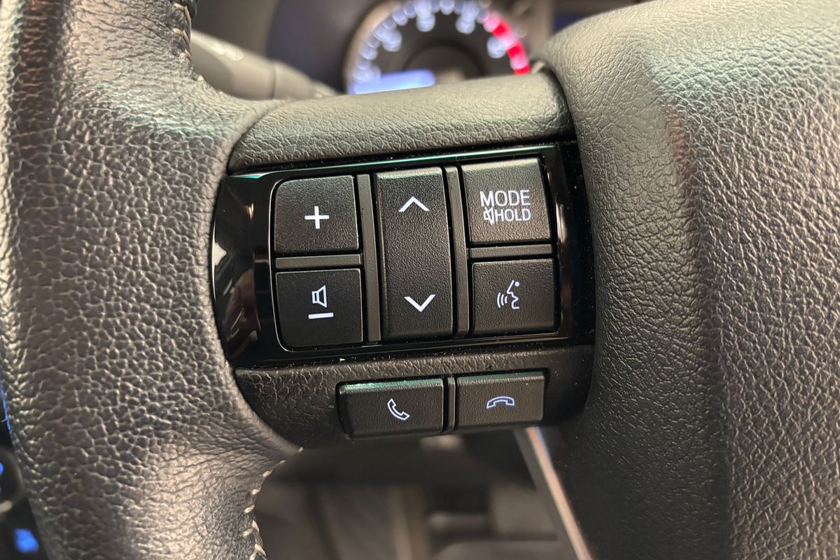 Hilux 4x4 SR5 2.8L T Diesel Automatic Double Cab