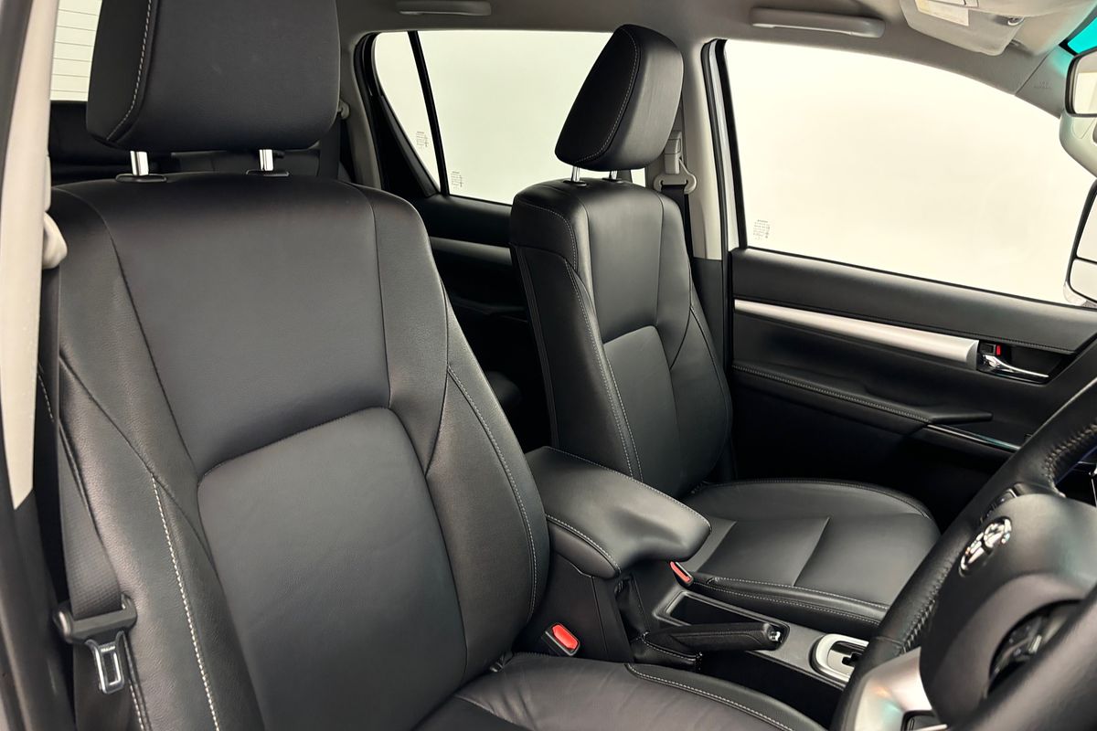 Hilux 4x4 SR5 2.8L T Diesel Automatic Double Cab