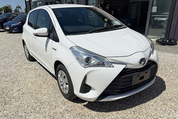 2017 Toyota Vitz