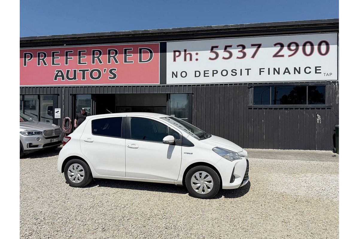 2017 Toyota Vitz