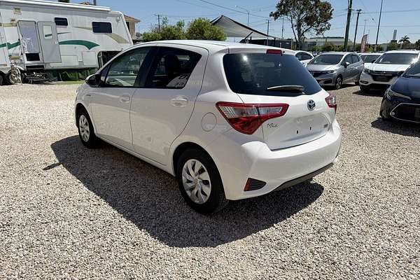 2017 Toyota Vitz