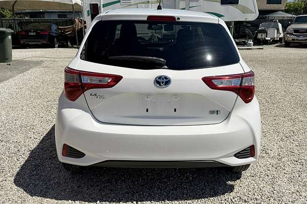 2017 Toyota Vitz