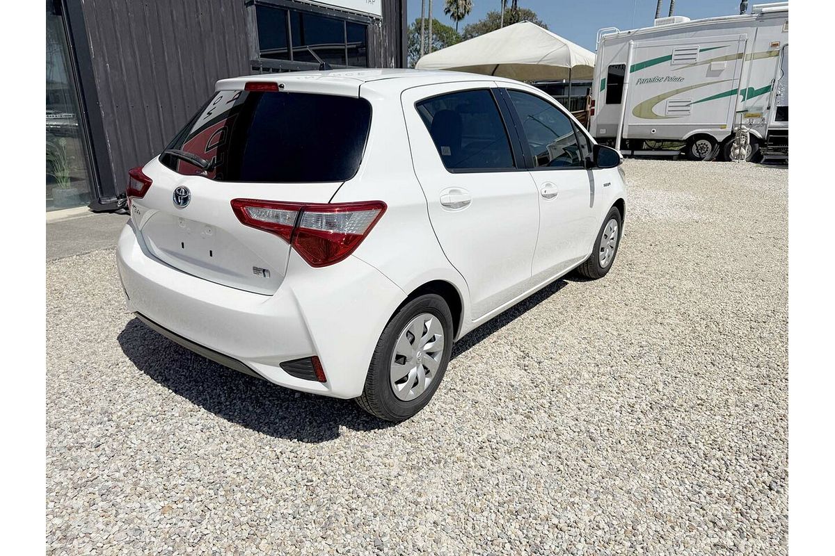 2017 Toyota Vitz