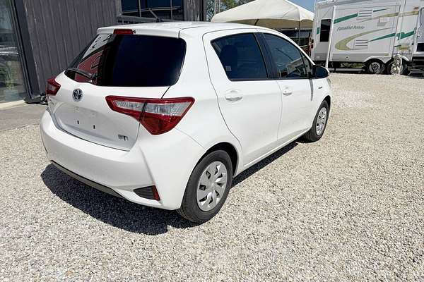 2017 Toyota Vitz