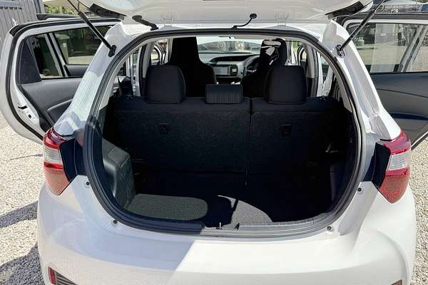 2017 Toyota Vitz