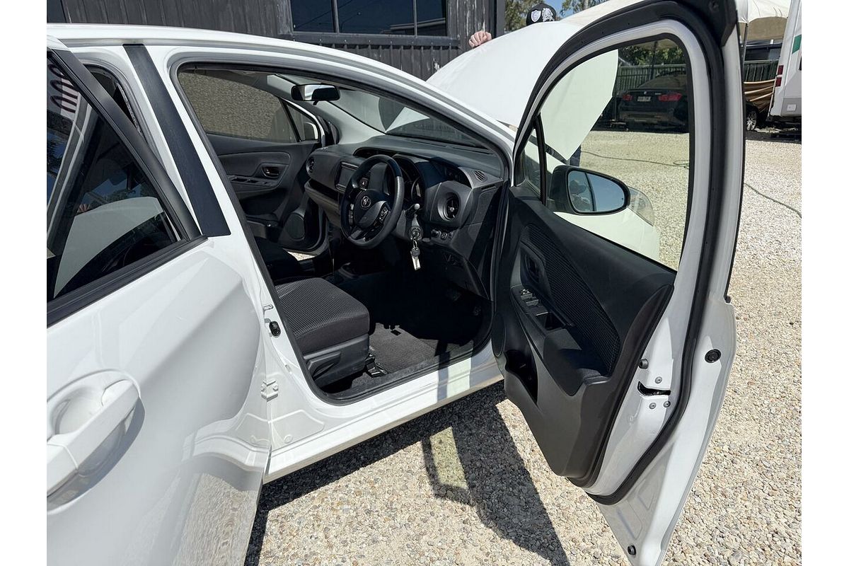 2017 Toyota Vitz