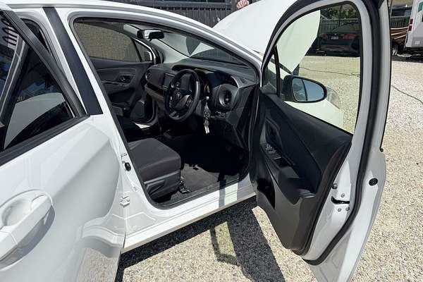 2017 Toyota Vitz