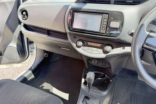 2017 Toyota Vitz
