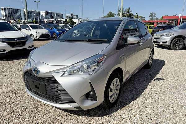 2020 Toyota VITZ F (HYBRID) NHP130