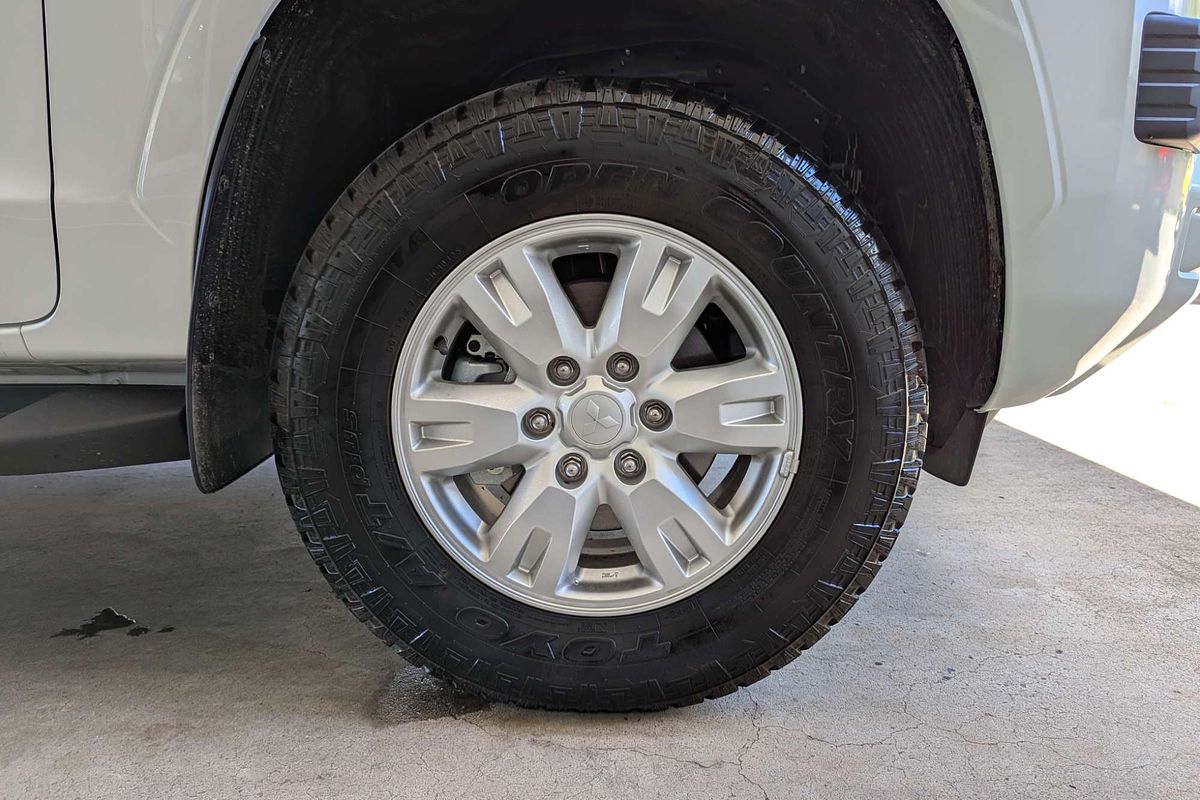 2025 Mitsubishi Triton GLX+ MV 4X4
