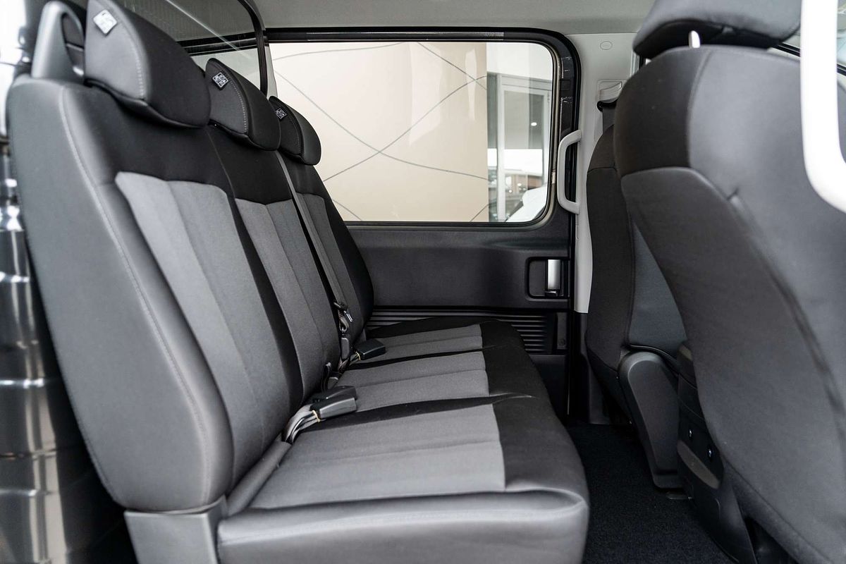 2025 Hyundai STARIA LOAD Premium US4.V3