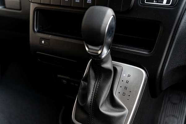 2025 Hyundai STARIA LOAD Premium US4.V3