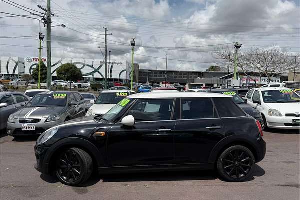 2017 MINI Hatch COOPER F55