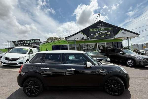 2017 MINI Hatch COOPER F55