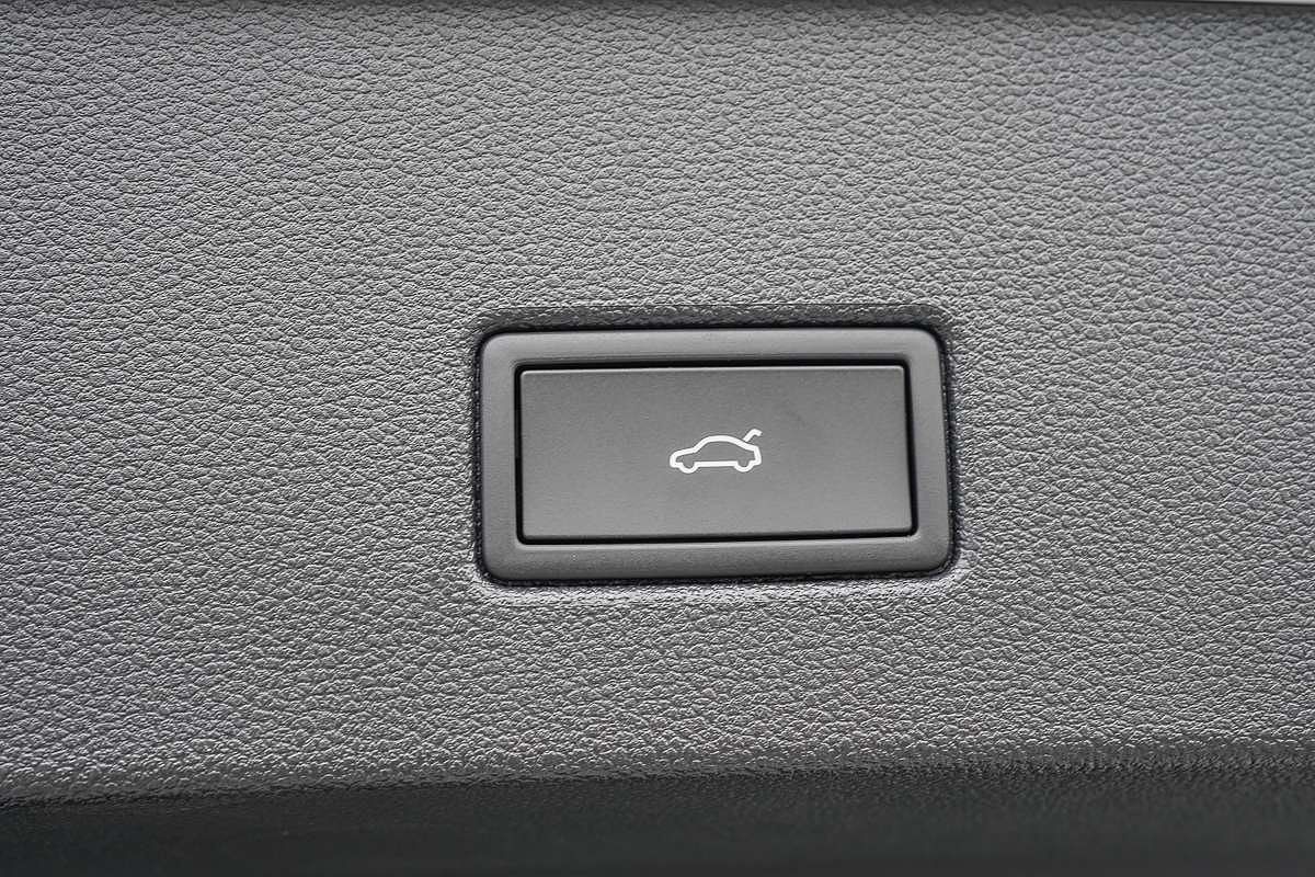 2025 Volkswagen T-Roc 110TSI Style D11