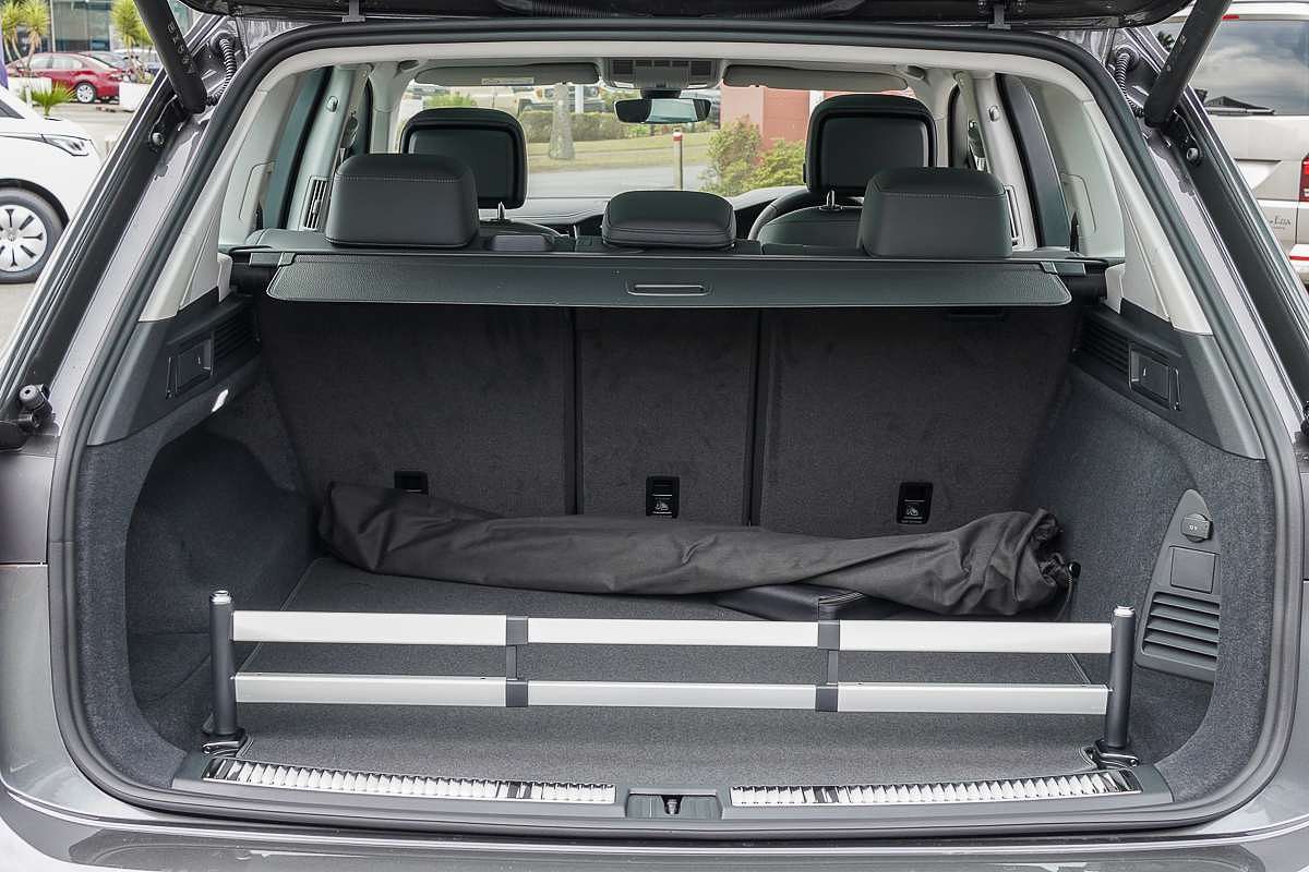 2025 Volkswagen Touareg 170TDI RC