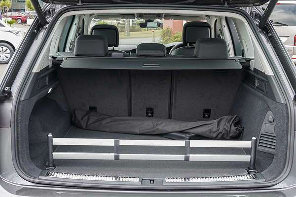 2025 Volkswagen Touareg 170TDI RC