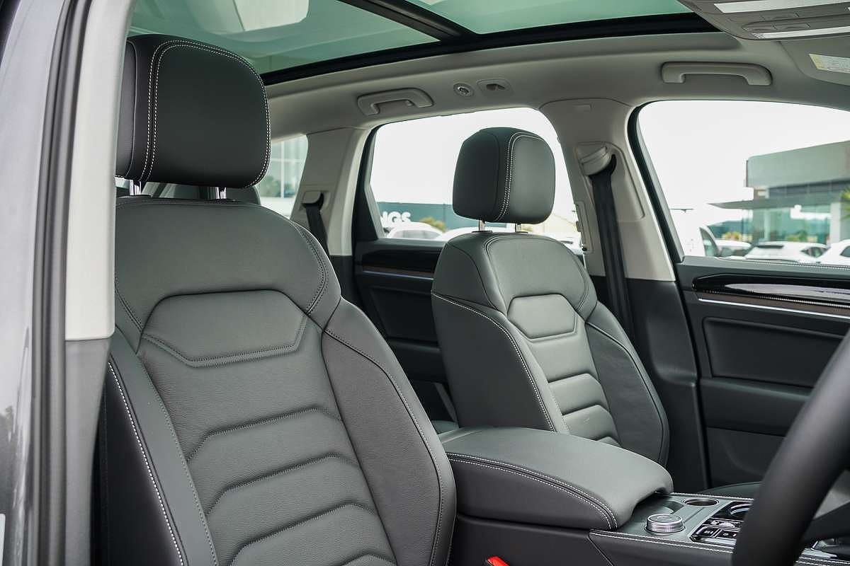 2025 Volkswagen Touareg 170TDI RC