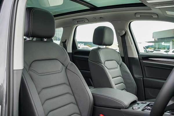 2025 Volkswagen Touareg 170TDI RC