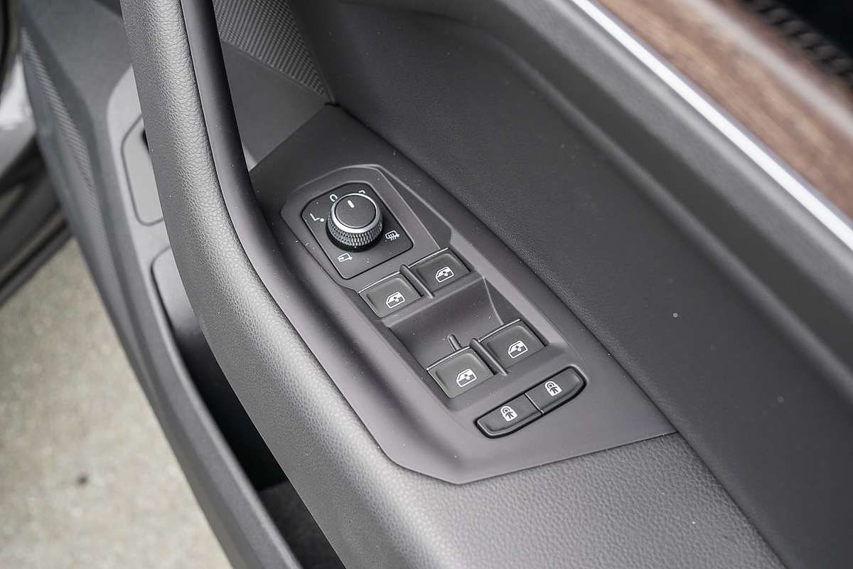 2025 Volkswagen Touareg 170TDI RC