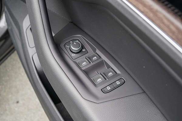 2025 Volkswagen Touareg 170TDI RC