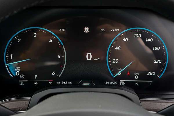 2025 Volkswagen Touareg 170TDI RC