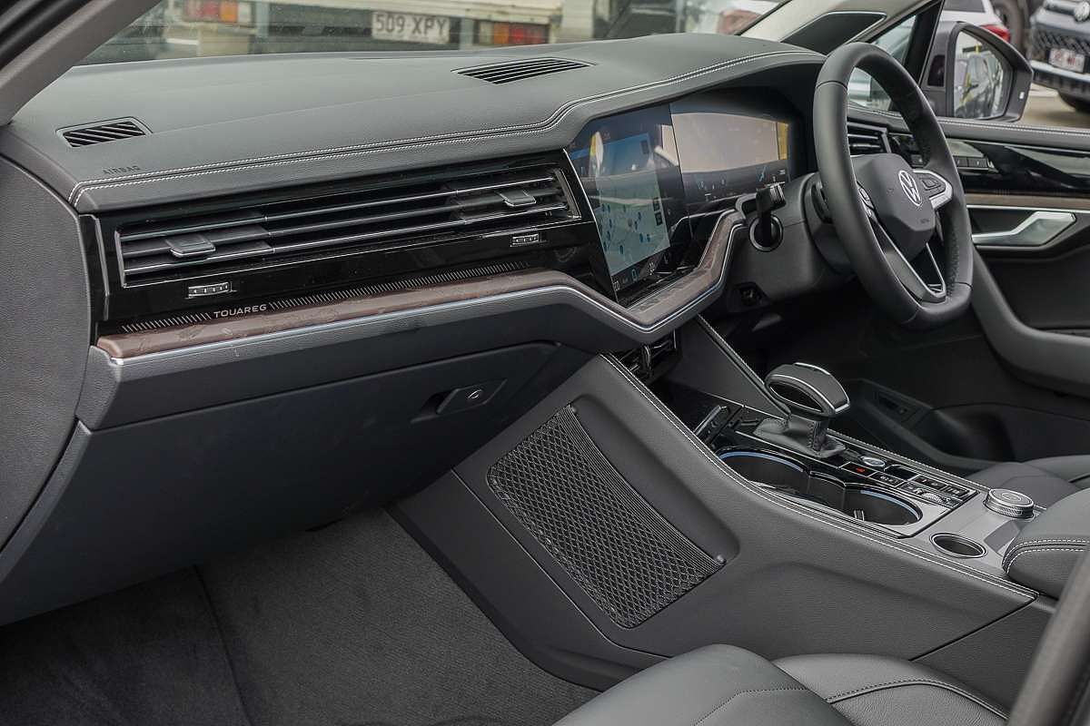 2025 Volkswagen Touareg 170TDI RC