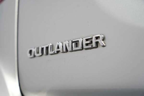 2020 Mitsubishi Outlander ES ZL