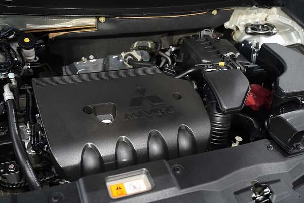 2020 Mitsubishi Outlander ES ZL