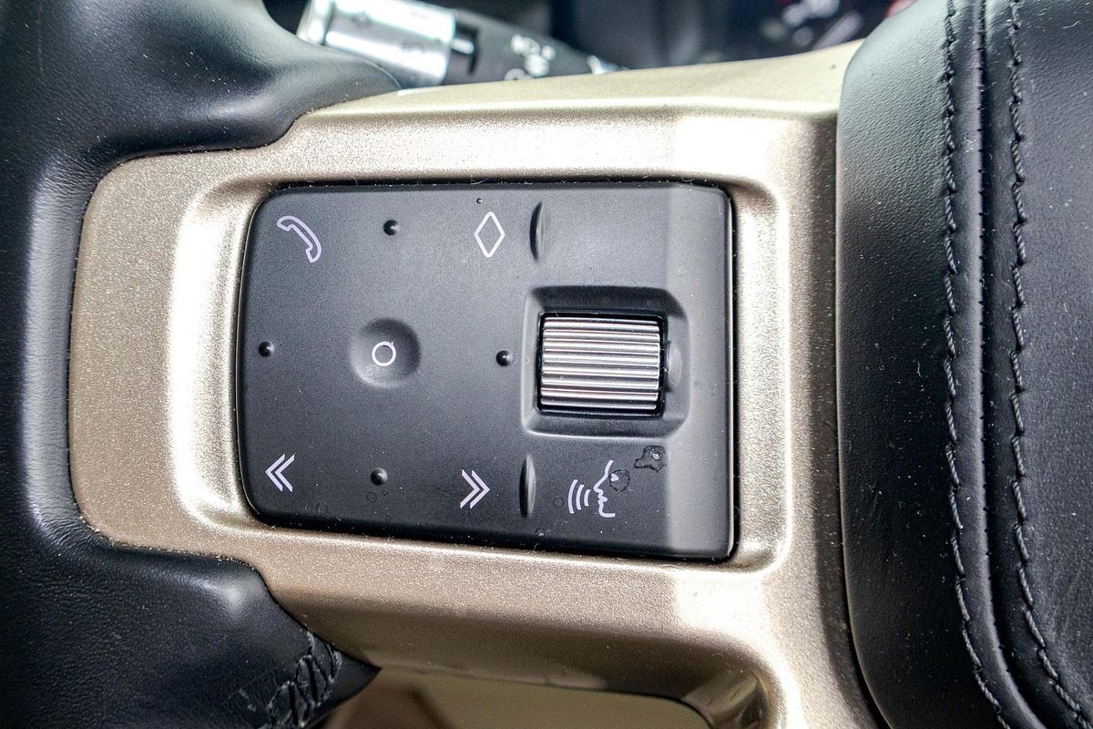 2021 Land Rover Defender 90 P400 HSE L663