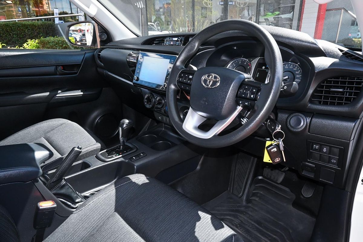 2024 Toyota Hilux SR GUN126R 4X4