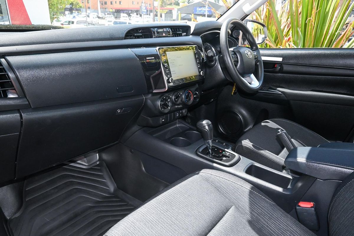 2024 Toyota Hilux SR GUN126R 4X4