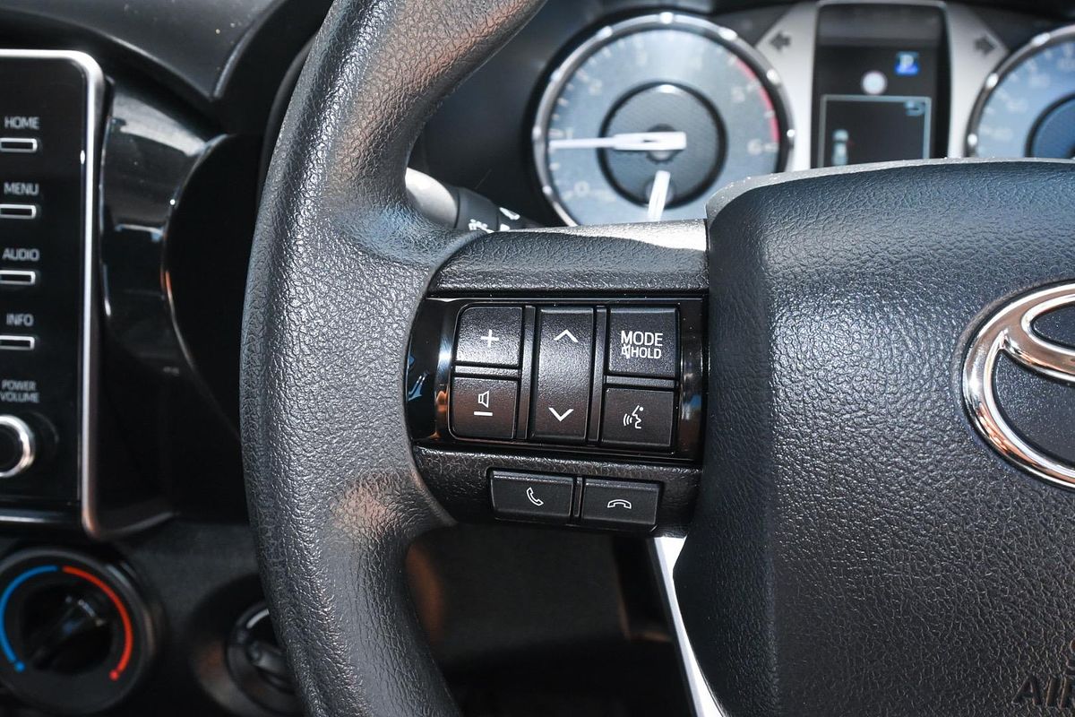 2024 Toyota Hilux SR GUN126R 4X4