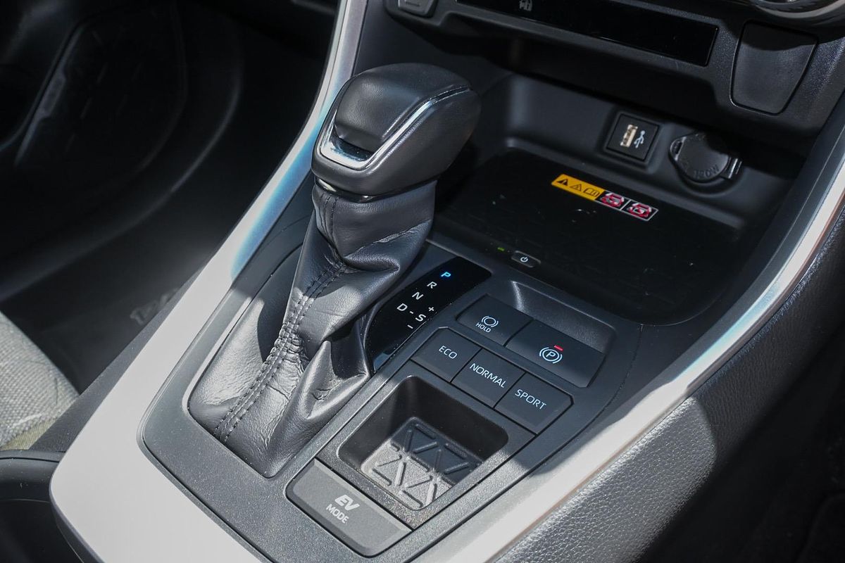 2024 Toyota RAV4 GXL AXAH52R